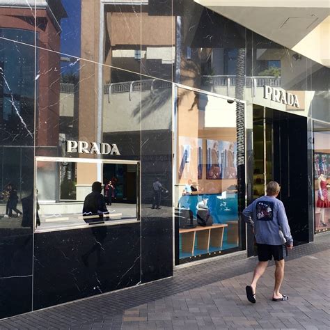 prada outlet locations near me